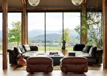 A dramatic New York barn house renovation with sweeping Hudson Valley views