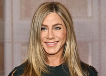 Copy Jennifer Aniston’s Koi Pond Look in a Smaller Garden