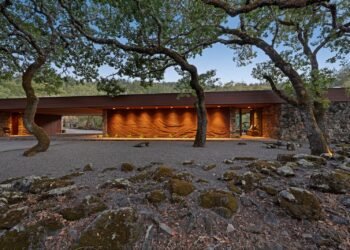 In Northern California, an Architect’s Stone-Clad M Home Brings the Hillside Inside