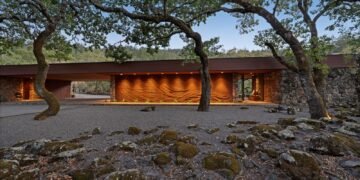 In Northern California, an Architect’s Stone-Clad M Home Brings the Hillside Inside