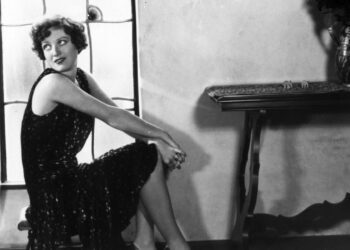 Joan Crawford at Home: 10 Photos of the Golden-Age Great in Her SoCal Haven and NYC Aerie