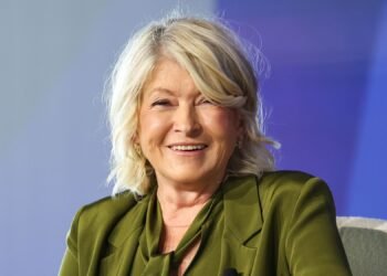 Martha Stewart’s Halloween Flower Trick is Spookily Chic