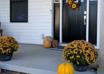 Modern Farmhouse Home Tour | Fall Decorating & Makeover Ideas