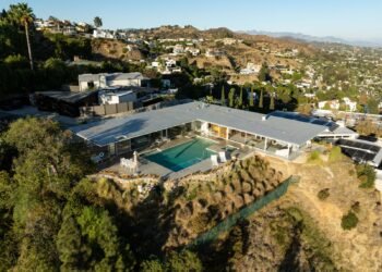 The Stahl House Still Hasn’t Sold—and Everything Else You Need to Know About This Week The Stahl House Still Hasn’t Sold—and Everything Else You Need to Know About This Week
